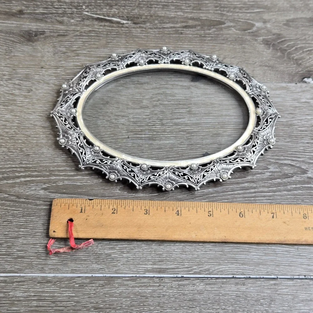 N/A frame cast